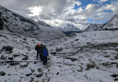 Best Time to Do the Chola Pass Trekking: Weather, Seasons & Trekking Tips